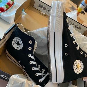 Platform Hightop Converse NWT